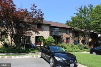 20404 Shadow Oak Ct in Gaithersburg, MD - Building Photo - Building Photo