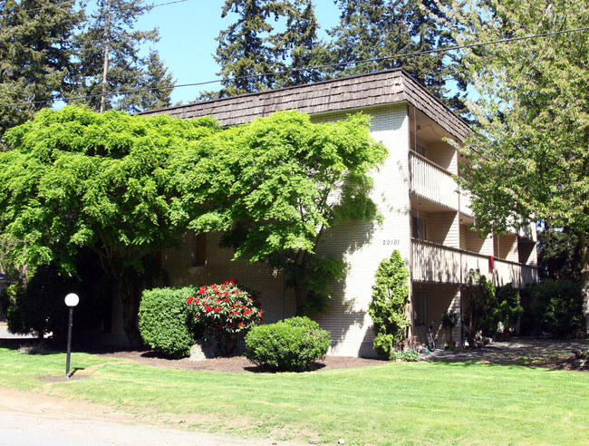 Alyson Manor in Lynnwood, WA - Building Photo - Building Photo