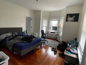 92 Newton St, Unit 2 in Somerville, MA - Building Photo - Building Photo