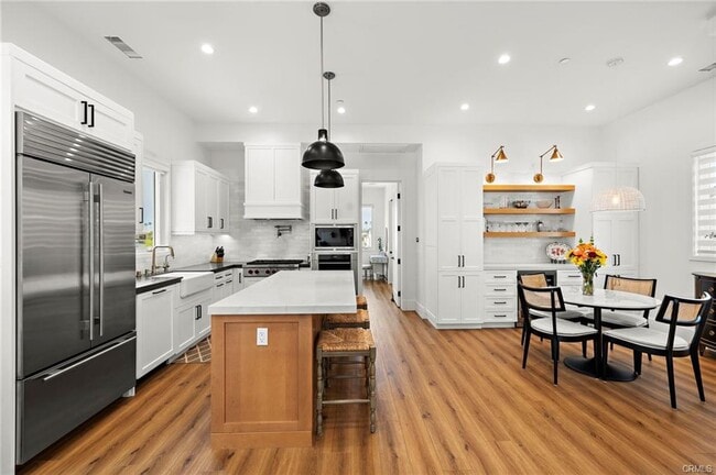 611 Jasmine Ave in Newport Beach, CA - Building Photo - Building Photo