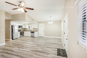 6330 S Selbourne Ave in Tampa, FL - Foto de edificio - Building Photo