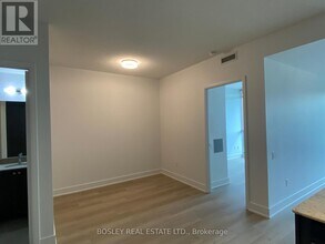 204-7608 Yonge St in Vaughan, ON - Building Photo - Building Photo