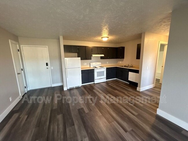 property at 940 27th St