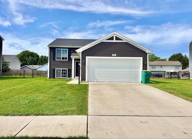 property at 3105 Falling Oak Dr
