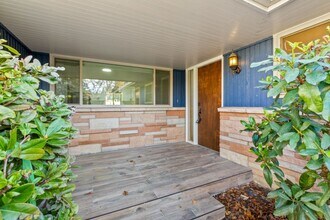 10338 44th Ave NE in Seattle, WA - Building Photo - Building Photo