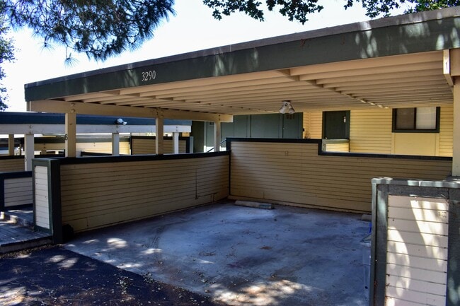 3290 Rockview Pl, Unit 6 in San Luis Obispo, CA - Foto de edificio - Building Photo