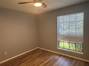 11909 Shropshire Blvd in Austin, TX - Building Photo - Building Photo