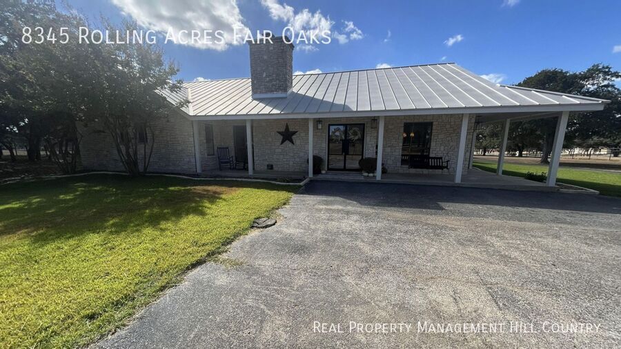 8345 Rolling Acres Trail in Fair Oaks Ranch, TX - Building Photo