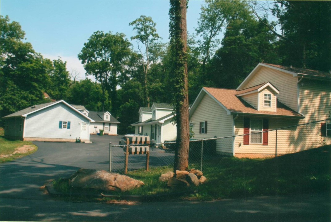 5 Atlanta Ave in Asheville, NC - Building Photo