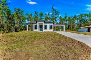 1603 East 14th Street in Lehigh Acres, FL - Building Photo
