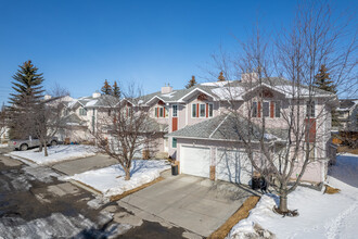 99 Catalina Cir NE in Calgary, AB - Building Photo - Building Photo