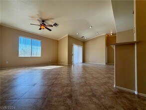 1001 Domnus Ln in Las Vegas, NV - Building Photo - Building Photo