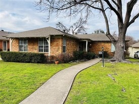 6235 St Moritz Ave in Dallas, TX - Building Photo