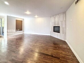 8130 W 10th Ave in Lakewood, CO - Foto de edificio - Building Photo