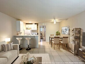 630 N Van Buren in Stockton, CA - Foto de edificio - Interior Photo