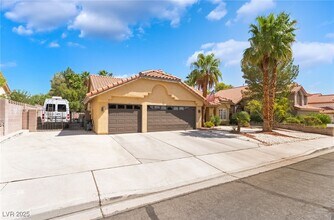 8628 Highacre Dr in Las Vegas, NV - Building Photo - Building Photo