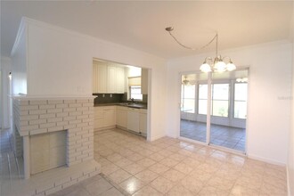 6122 Brentwood Ave in Sarasota, FL - Building Photo - Building Photo
