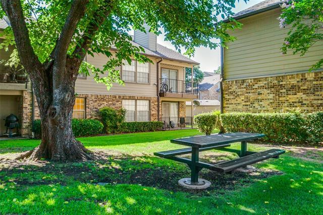 5300 Keller Springs Rd in Dallas, TX - Building Photo - Building Photo