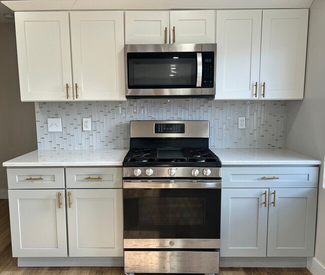 52 Pelham St in Methuen, MA - Building Photo - Building Photo