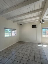 16089 Cajon St in Hesperia, CA - Foto de edificio - Building Photo