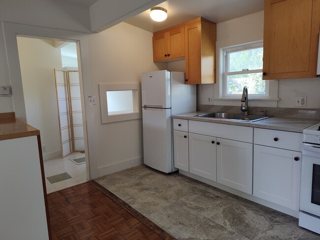 1145-1142 Nowita Pl in Los Angeles, CA - Building Photo - Building Photo