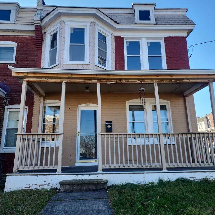 320 W 31st St in Wilmington, DE - Building Photo