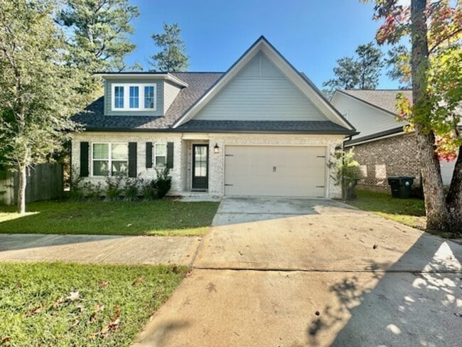 65 Laurel Oaks Dr