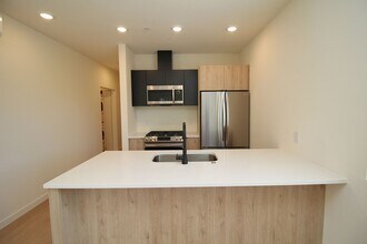 7530 N Richmond Ave in Portland, OR - Building Photo - Building Photo