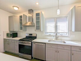 108 W Quincy St, Unit 108 in Somerville, MA - Building Photo
