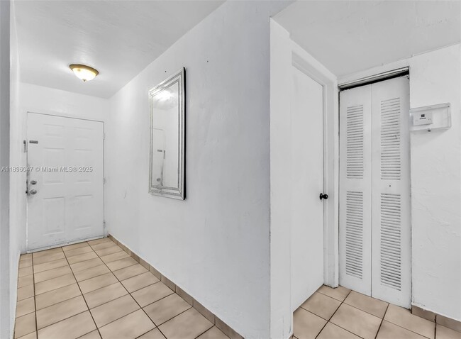 4655 Palm Ave in Hialeah, FL - Building Photo - Building Photo