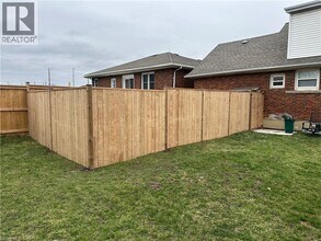 450 Niagara St in St Catharines, ON - Building Photo - Building Photo