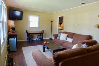 416 S Eastside Dr in Bloomington, IN - Building Photo - Building Photo