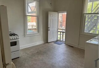 221X Brookfield Ave in Baltimore, MD - Building Photo - Building Photo