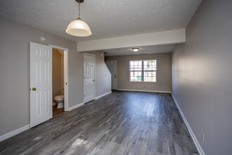 Willow Run in Abingdon, VA - Building Photo - Interior Photo