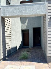 1072 Gabriela Rdg Ln in Henderson, NV - Building Photo - Building Photo