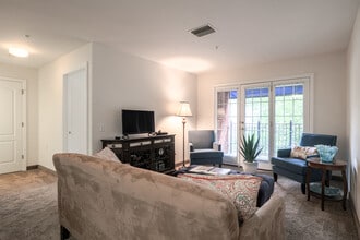 The Waterford in North Canton, OH - Foto de edificio - Interior Photo