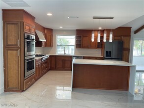 2210 Isle of Pines Ave in Ft. Myers, FL - Building Photo - Building Photo