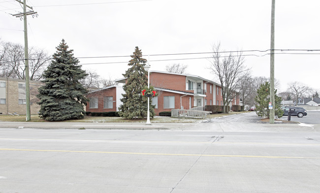 St Clair Terraces in St. Clair Shores, MI - Building Photo - Building Photo