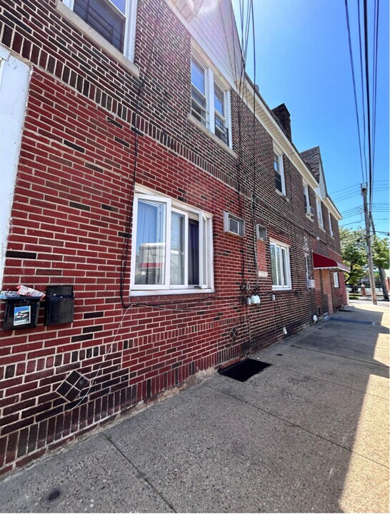 134-1-134135 135th Pl in Queens, NY - Building Photo