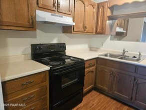 980 N Old Chisholm Trail in Dewey, AZ - Building Photo - Building Photo