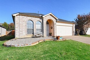 12649 Chittamwood Trail in Euless, TX - Building Photo - Building Photo