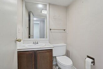 2124 Stonehenge Ave in Baton Rouge, LA - Building Photo - Building Photo