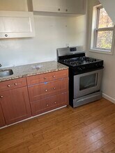 19 Emmons Pl-Unit -B in New Britain, CT - Building Photo - Building Photo