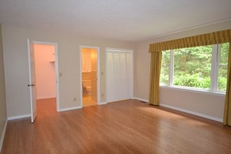226 Park Ln in Hendersonville, NC - Building Photo - Building Photo