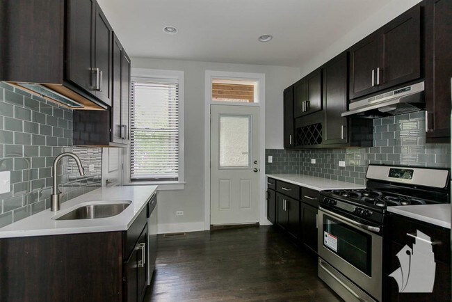 1952 W Nelson St in Chicago, IL - Foto de edificio - Building Photo