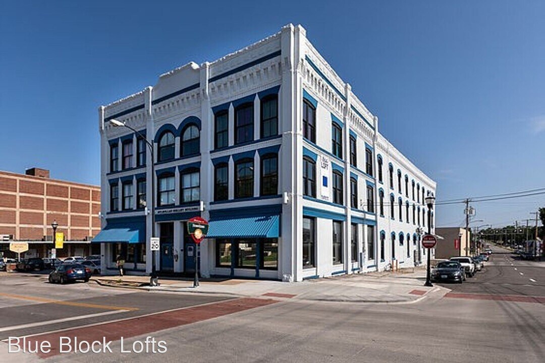 331 E Water St in Springfield, MO - Building Photo