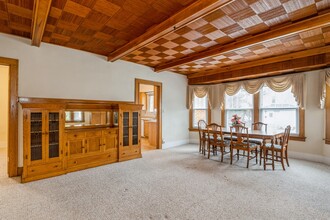 102 Park Pl in Libertyville, IL - Building Photo - Building Photo