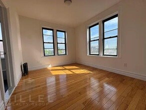 21-80-80 38th St in Queens, NY - Building Photo - Building Photo