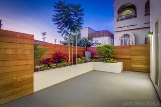 3030 Jarvis St in San Diego, CA - Foto de edificio - Building Photo