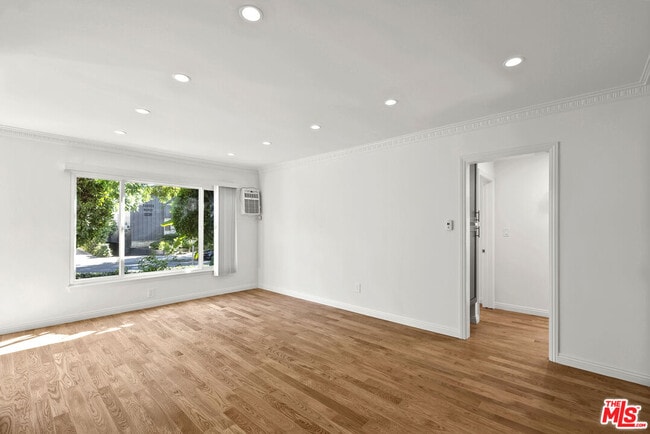 1233 N Harper Ave in West Hollywood, CA - Building Photo - Building Photo